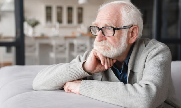 Vermoeden van ouderenmishandeling? Vraag advies aan Veilig Thuis